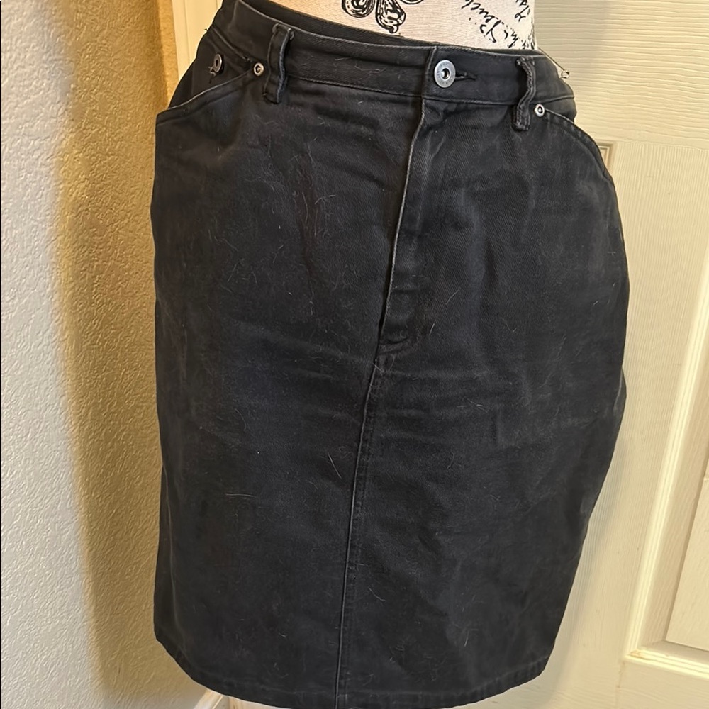 Liz Claiborne Black Knee-Length Pencil Skirt